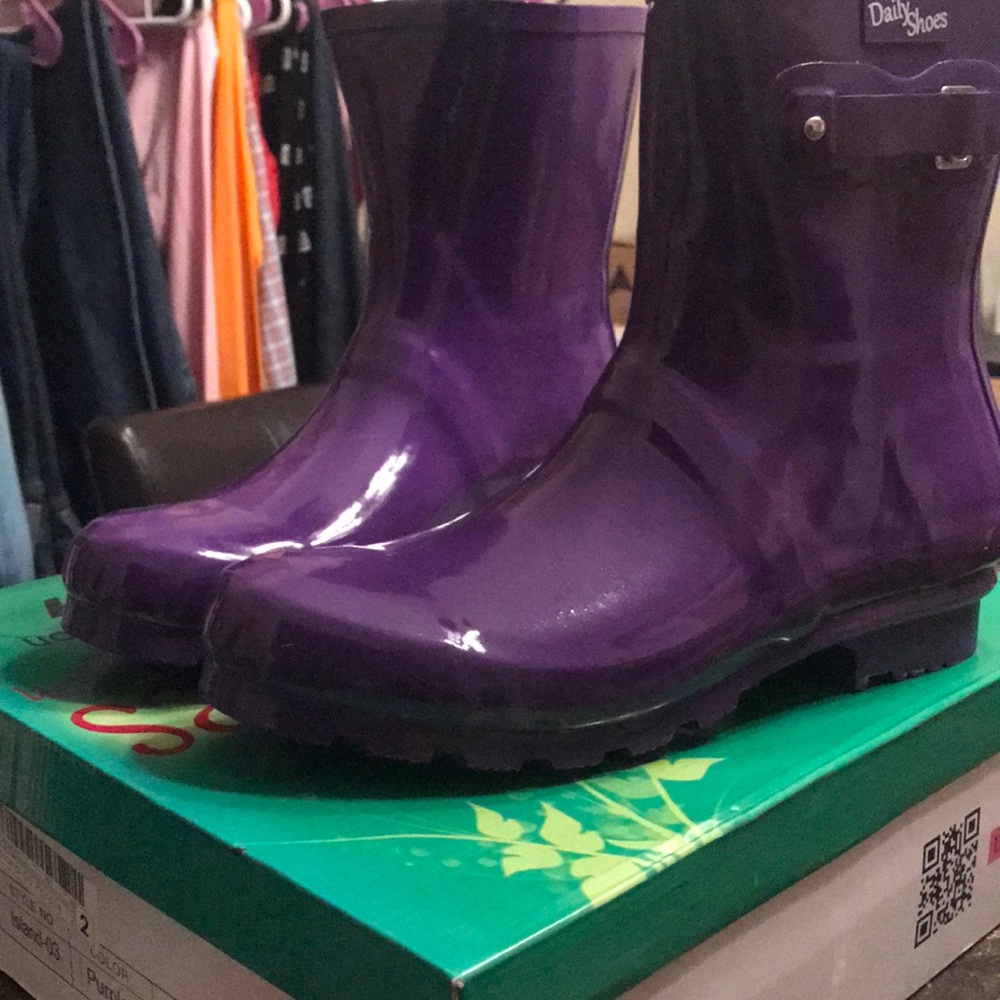 Never worn rain boots